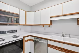 2197 Spring Walk Ct, Atlanta, GA 30341 - Photo 27