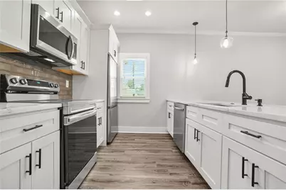 556 Paines Avenue NW, Atlanta, GA 30318 - Photo 11