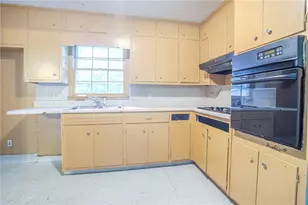 310 Samaritan Dr, Cumming, GA 30040 - Photo 9