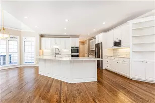 9360 Nesbit Lakes Dr, Alpharetta, GA 30022 - Photo 13