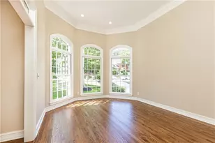 9360 Nesbit Lakes Dr, Alpharetta, GA 30022 - Photo 7