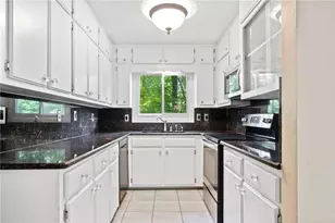 2710 Margaret Mitchell Dr NW, Atlanta, GA 30327 - Photo 11