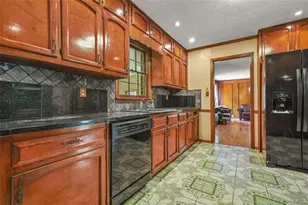 385 Dix Lee On Dr, Fayetteville, GA 30214 - Photo 11