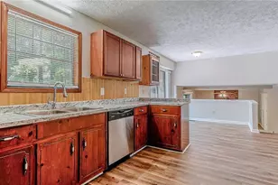 416 Pineburr Ln, Stone Mountain, GA 30087 - Photo 15