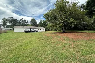 844 Kurtz Rd, Marietta, GA 30066 - Photo 3