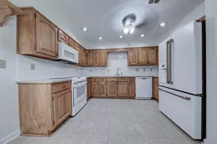 166 Maribeau Square NW, Atlanta, GA 30327 - Photo 15