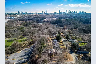 1095 Northwest Drive, Atlanta, GA 30318 - Photo 11