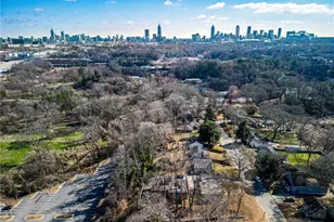 1095 Northwest Dr, Atlanta, GA 30318 - Photo 11