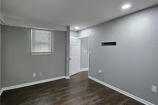 16 Johnson Rd NW, Atlanta, GA 30318 - Photo 11