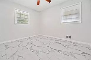 7039 Rockbridge Rd, Stone Mountain, GA 30087 - Photo 15