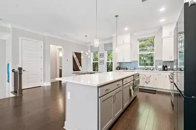 597 Broadview Place NE, Atlanta, GA 30324 - Photo 3