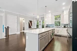 597 Broadview Pl NE, Atlanta, GA 30324 - Photo 3