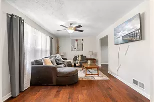 811 Corundum Ct, Stone Mountain, GA 30083 - Photo 3