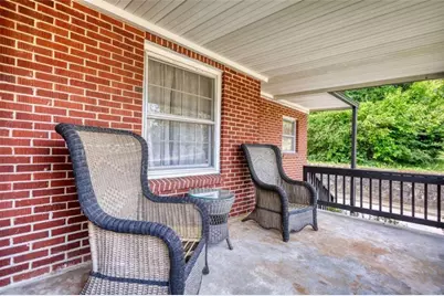 990 Oakland Avenue SE, Conyers, GA 30012 - Photo 7