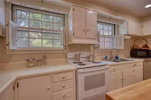 990 Oakland Ave SE, Conyers, GA 30012 - Photo 17