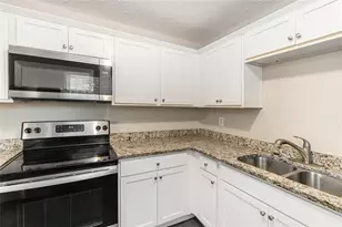 2946 Carriage Ln, Atlanta, GA 30349 - Photo 5