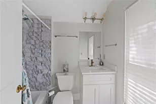 105 Grogans Lake Dr, Atlanta, GA 30350 - Photo 13