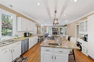 105 Grogans Lake Dr, Atlanta, GA 30350 - Photo 7