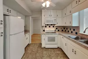 145 Bryson Ln, Fayetteville, GA 30215 - Photo 7