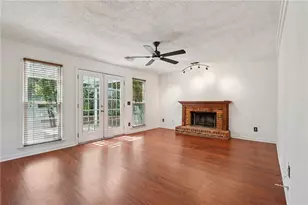 1047 Retner Dr SW, Mableton, GA 30126 - Photo 9