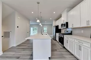 933 Woods Chapel Rd, Sugar Hill, GA 30518 - Photo 5