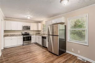 4340 Rustic Wood Ct, Stone Mountain, GA 30083 - Photo 3