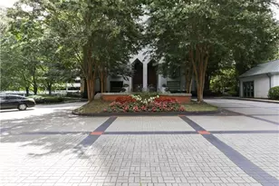 2870 Pharr Ct S Northwest, Atlanta, GA 30305 - Photo 3