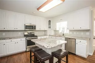 1426 Brighton Pl, Loganville, GA 30052 - Photo 9