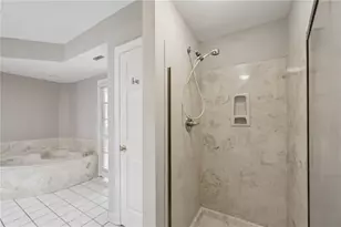 3435 Kingsboro Rd NE, Atlanta, GA 30326 - Photo 7