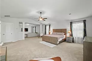 1025 Lakehaven Ln, Loganville, GA 30052 - Photo 11