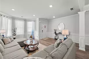 1025 Lakehaven Ln, Loganville, GA 30052 - Photo 3