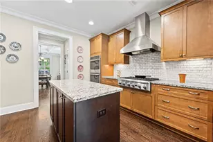 2292 Pembrook Pl NE, Atlanta, GA 30324 - Photo 13