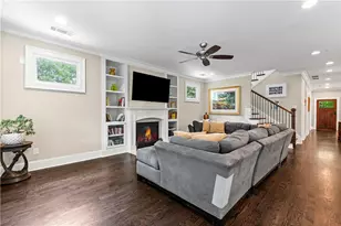 2292 Pembrook Pl NE, Atlanta, GA 30324 - Photo 17