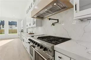1090 Larosa Dr, Lawrenceville, GA 30043 - Photo 3
