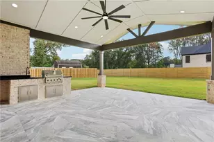 1090 Larosa Dr, Lawrenceville, GA 30043 - Photo 19