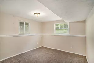 2039 Raintree, Lithonia, GA 30058 - Photo 9