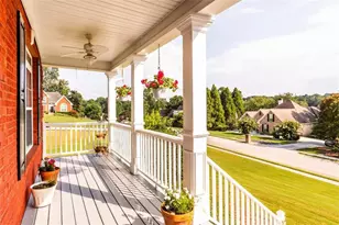 1805 Wesleyan Ln, Loganville, GA 30052 - Photo 9