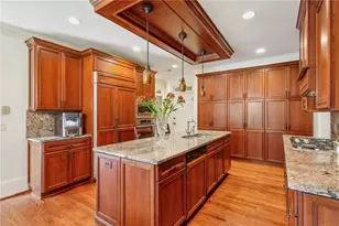 125 Claridge Dr, Atlanta, GA 30342 - Photo 3