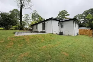 530 Park Valley Dr, Atlanta, GA 30318 - Photo 7