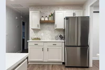 530 Park Valley Drive, Atlanta, GA 30318 - Photo 13