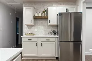 530 Park Valley Dr, Atlanta, GA 30318 - Photo 13