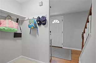 9470 Hillside Dr, Roswell, GA 30076 - Photo 3