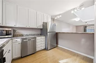 346 Carpenter Dr, Atlanta, GA 30328 - Photo 5