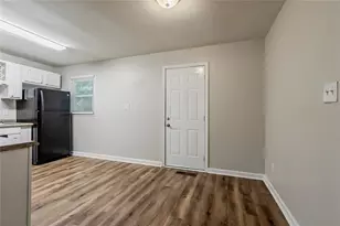 3633 Bunker Hill Dr SW, Atlanta, GA 30331 - Photo 11