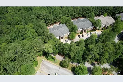 4102 Par Three Way, Lithonia, GA 30038 - Photo 9