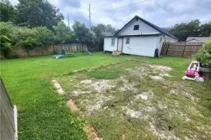 303 Carleeta St, Barnesville, GA 30204 - Photo 33