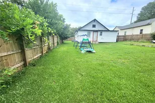 303 Carleeta St, Barnesville, GA 30204 - Photo 35