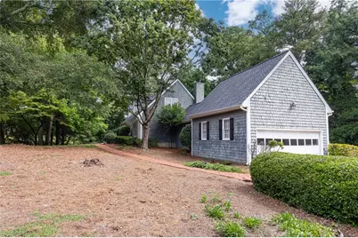 8205 Innsbruck Drive, Atlanta, GA 30350 - Photo 5