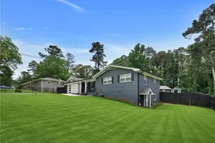 5521 Joeclay Dr, Stone Mountain, GA 30088 - Photo 5