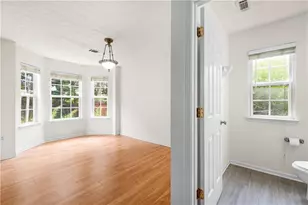 3740 Crescent Walk Ln, Suwanee, GA 30024 - Photo 9